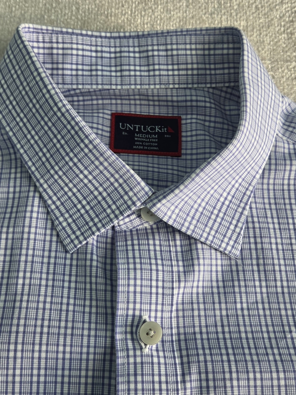 UNTUCKit Men's Medium Wrinkle Free Button Front Shirt Blue White Check Plaid.